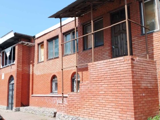 Продам нежитлову будівлю Златопиль