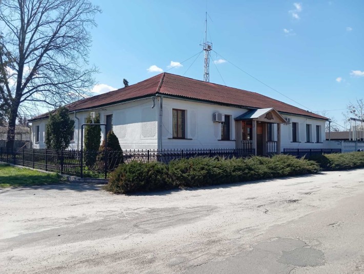 комплекс будівель 586 кв.м Остер вул.Миру 8 - фото 1