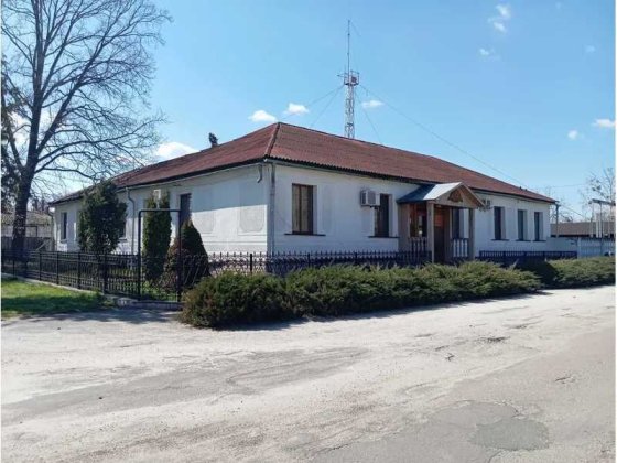 Продаж майнового комплексу 586 м² на ділянці 23 сотки, вул. Миру, 8 Остер
