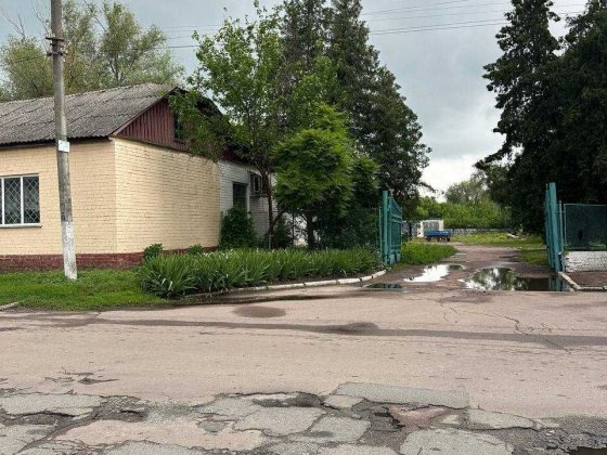 Продаж комерційної нерухомості у центрі смт Олишівка. Олишевка