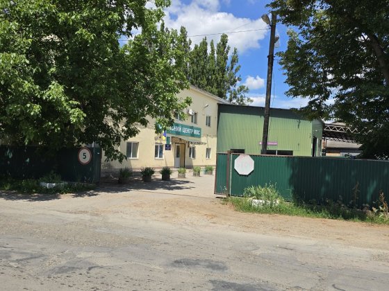 продаж.аренда адміністративно виробничих  приміщень  1800м кв + земельна ділянка 2.5га Новоселиця