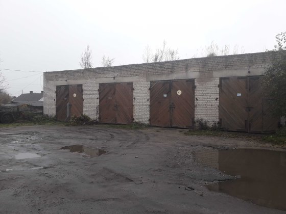 Продаж гаражу на чотири бокси за адресою: Волинська обл., Любомльський р., м. Любомль,  вулиця Хмель Любомль