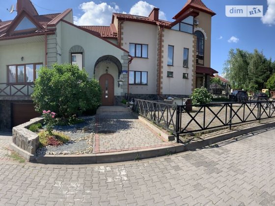 Продаж 3 поверхового таунхауса у м. Чернівці Чернівці