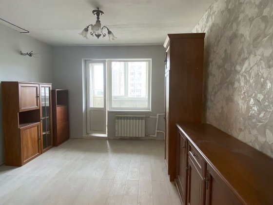 Продам 1-кімнатну квартиру, Дарницький район, метро Позняки, вул. Драгоманова, 18 Київ