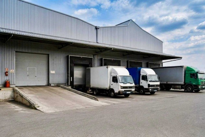 Продаж складського комплексу 3860 м² на Бориспільському напрямку — Висока стеля та 4 доки! - фото 1