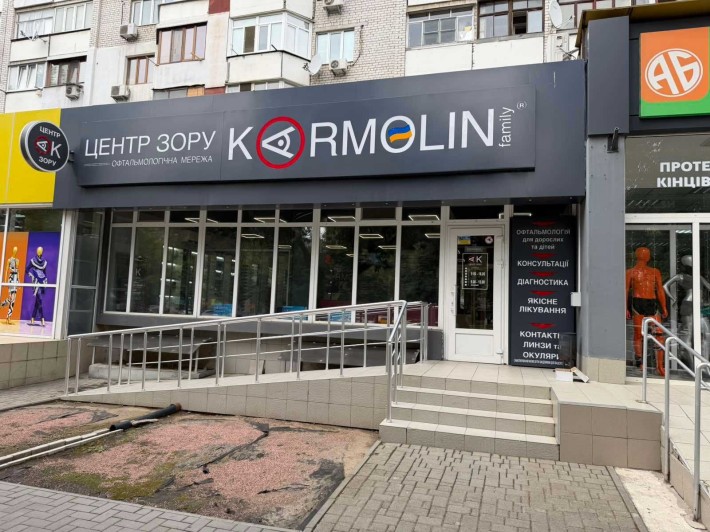 Продаж нежитлового приміщення (магазин) 109.9м2. м. Бровари, бульвар Незалежності - фото 1