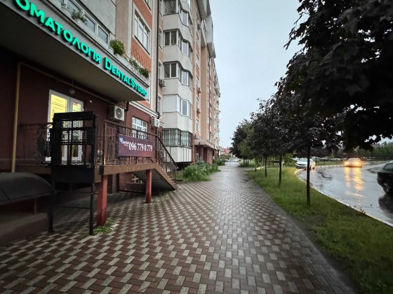 Продаж приміщення під комерційну нерухомість  "Варшавський двір", Хмельницького 19 - червона лінія Буча