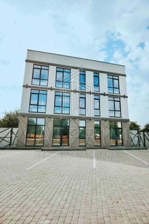 Фасад торгове комерційне приміщення будівля з орендарем - фото 1