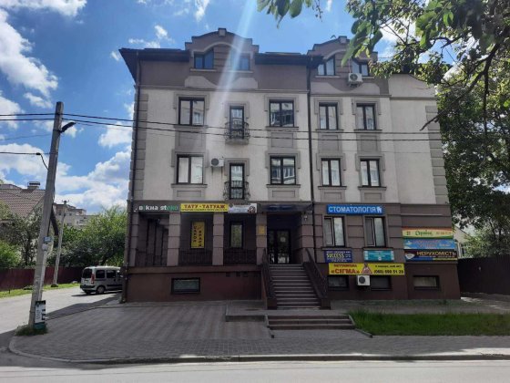 Продається офісний центр в центрі Броварів! Бровари