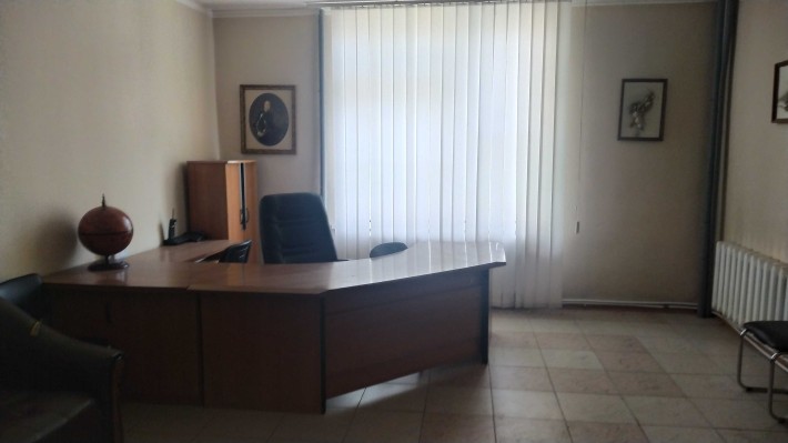 Офісне приміщення з ремонтом на вул. Партизанській - фото 1