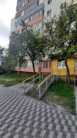Ірпінь центр  фасад квартира  під комерцію 100кв.м. - фото 1