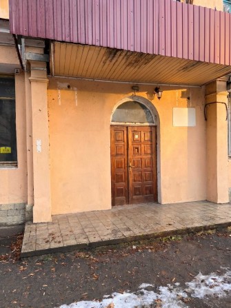 Продам нежитлове комерційне приміщення (305 м²) (коммерческая недвижимость) у центрі Крюкова (под кл - фото 1