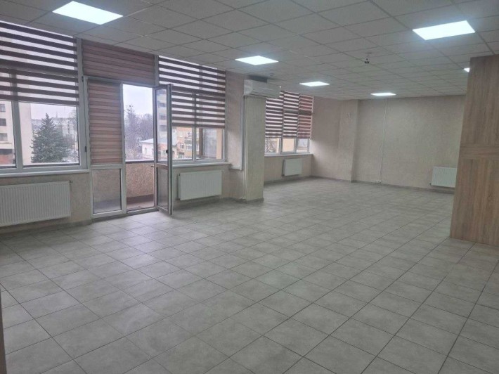 Продаж комерційного офісного приміщення в центра міста - фото 1