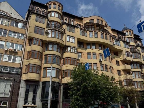 Продається приміщення площею 34 кв.м навпроти Драмтеатру (ТЦ Дольче Віта)_AI Ивано-Франковск