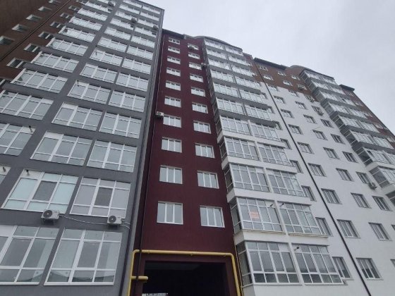 Продам компактне фасадне комерційне приміщення в Містечко центральне 24.5 м 2 Ивано-Франковск