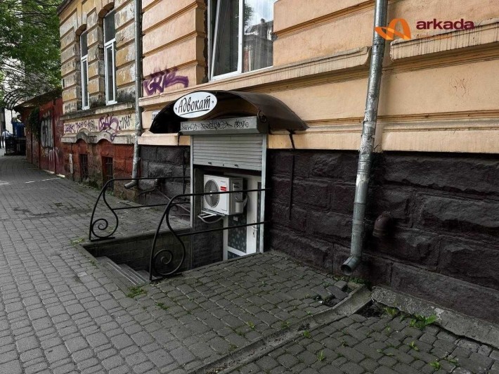 Готовий фасадний бізнес-простір 22 m² у самому центрі! Топова локація - фото 1