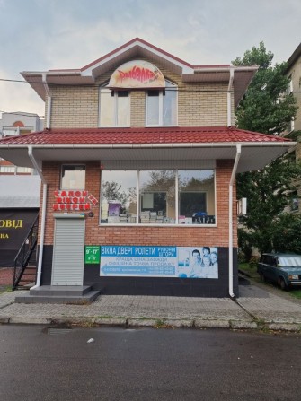 Продам 3х этажное здание в самом лучшем рН города центр рынок 150м - фото 1