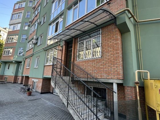 Продаж приміщення в новобудові з окремим входом центр міста 85 метрів Кременчуг