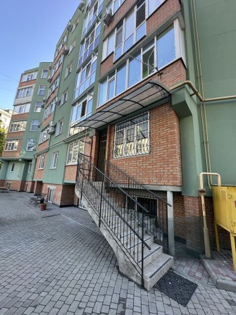Продаж приміщення в новобудові з окремим входом центр міста 85 метрів - фото 1