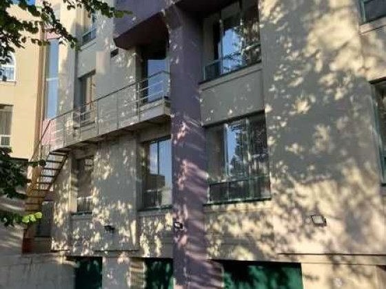 Будівля готельного комплексу, а також рухоме майно, загальною площею 1 717,4 кв.м. Кременчуг
