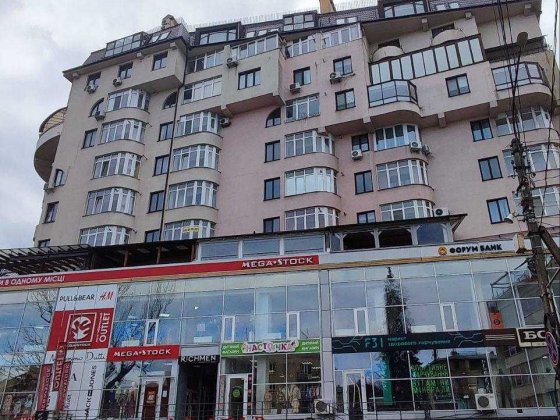 Продаж комерції 5м2 вул. Мельника 2А SB Ивано-Франковск