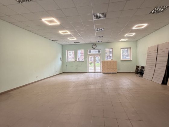 Попуч ТРЦ Велес! Продається Фасадне приміщення по вул. Вовчинецькій Ивано-Франковск