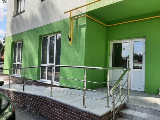 Продам фасадне комерційне приміщення, перший поверх вул.Лісова б.6 Ірпінь