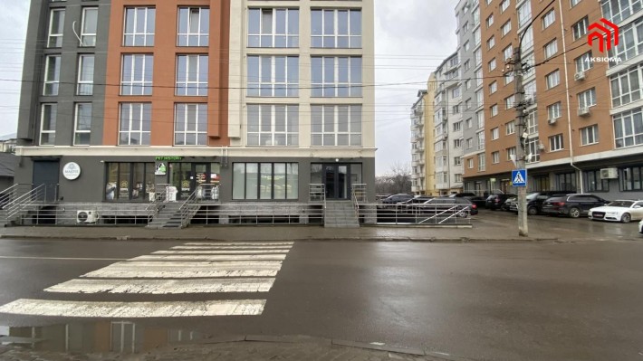 Продаж комерційного приміщення в обжитому мікрорайоні - фото 1