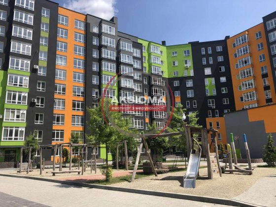 Продаж комерції в новому житловому комплексі--у Ивано-Франковск