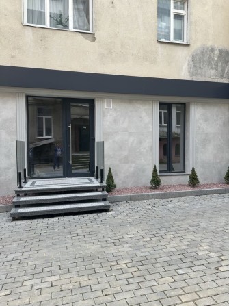 Продам комерційне приміщення центр міста вул .Л.Украінки - фото 1