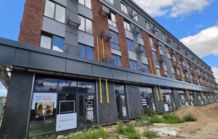 приміщення 48 кв.м., з газовим опаленням, панорамні вікна, висока стеля, Соборна, Ірпінь - фото 1
