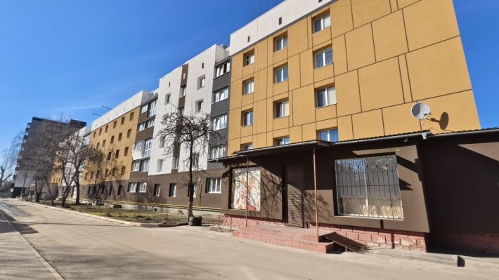 900у.е./м2! ПРОДАЖ комерції 135м2. 1 поверх.  Ірпінь, вул. Миру - фото 1