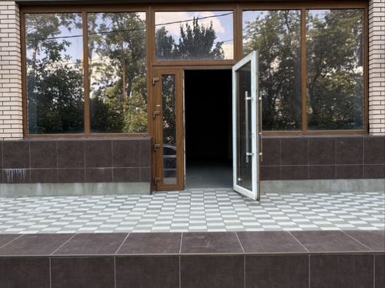 Фасадне приміщення 87м2  окремий вхід, комерція в ЖК МН2 Ірпінь