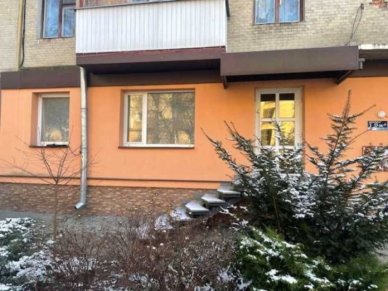 продаж  приміщення  під офіс чи магазин по проспекту Волі 62 Луцьк