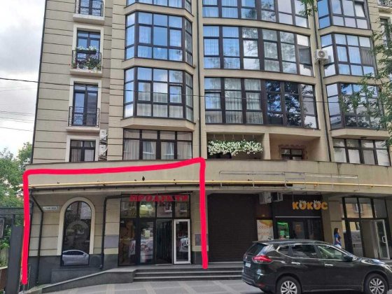 Продаю фасадне торгове приміщення в центрі.120м2. Мазепи 35 Ивано-Франковск