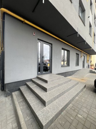 Фасадна комерція 117 м² з ремонтом | 1400$/м² - фото 1