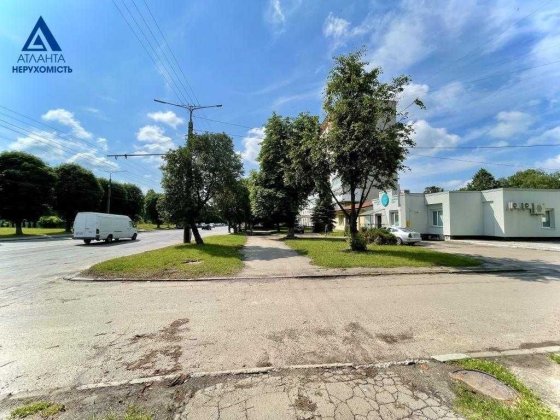 Продаж  комерційного приміщення по  пр. Відродження Луцьк