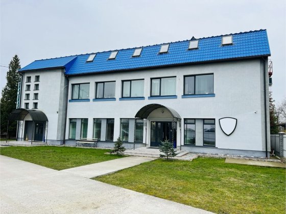 Продаж! Діючий офісний будинок 863м2 з ремонтом + земля 11.6 сот Ивано-Франковск