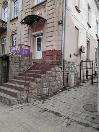 Продаж комерційного приміщення 1 поверх 61 м кв, в центрі міста - фото 1