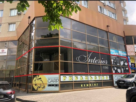 Продаж фасадної комерційної площі з діючою орендою 168 кв.м Луцьк