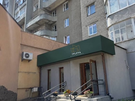 Фасадне комерційне приміщення біля РАЦС Луцьк