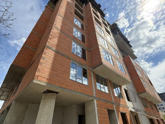 Фасадне комерційне приміщення у новобудові Ивано-Франковск