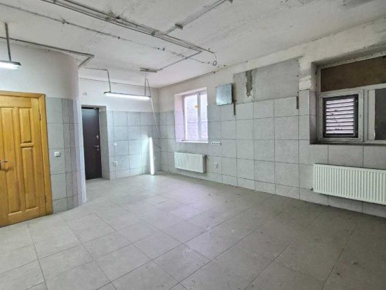 Продаж комерційного приміщення по вул. Коновальця Ивано-Франковск