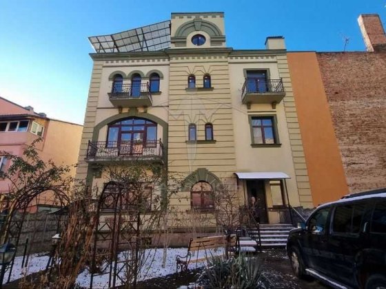 Продається Приміщення 480 м2, 5 соток. Бізнес центр Готель Офіс Фірма Клініка Садок. Центр міста, ву Ивано-Франковск