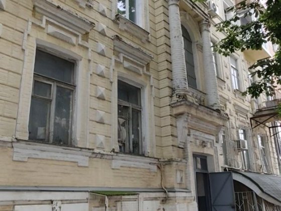 Продам 1 кімнатну квартиру в історичному центрі міста Полтави під бізнес!