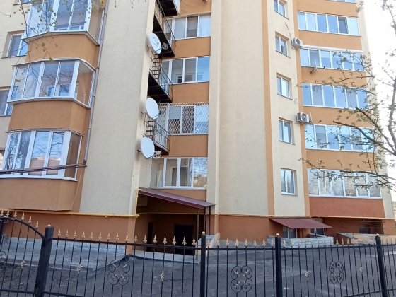 Продам нежитлове приміщення! Район Пивзавод. Вул. Ясна. ФАСАД. Цоколь! Рівне