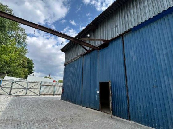 Продам комерційне приміщення на ділянці 10 сот. Вул. Стельмаха Рівне