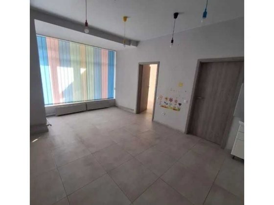 Комерційне приміщення 32.2 м² на вул. Коновальця, 5 (1 поверх) Рівне