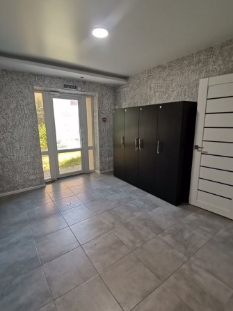 Продам комерцію 90 м², власник. Заливна, 1 (ремонт, 2 входи,3 фази) - фото 1
