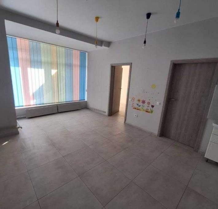 Нежитлові приміщення 32,2 м2, Рівне, вул. Євгена Коновальця, 5 - фото 1